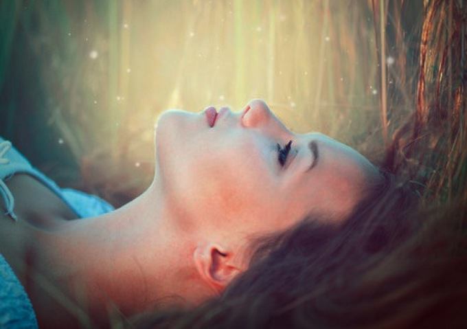 What's It Like to be a Natural Lucid Dreamer?